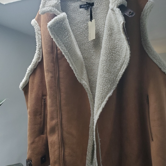 NWT CAPSULE PLUS FAUX SHERLING  GILET - Picture 2 of 8